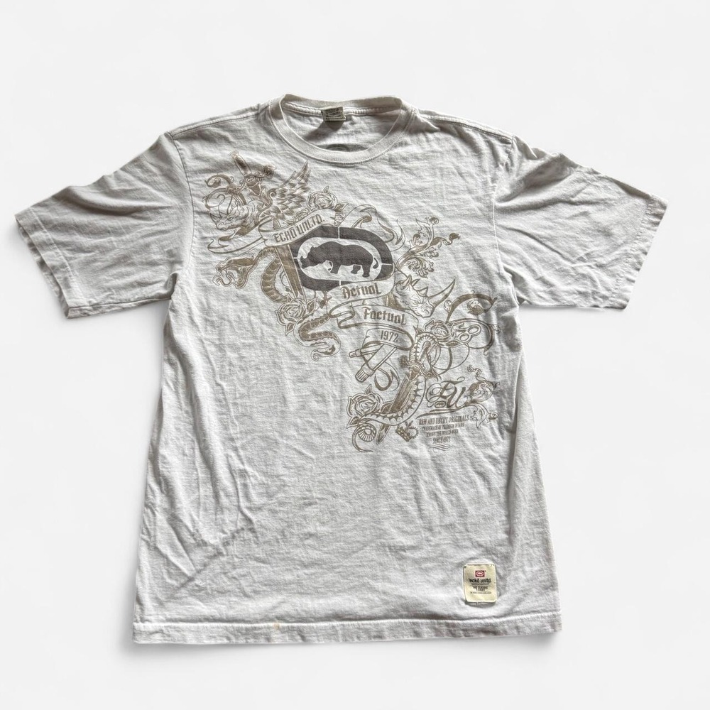 Ecko Unltd. gray cotton t-shirt with graphic featuring a bear and ornate letteri